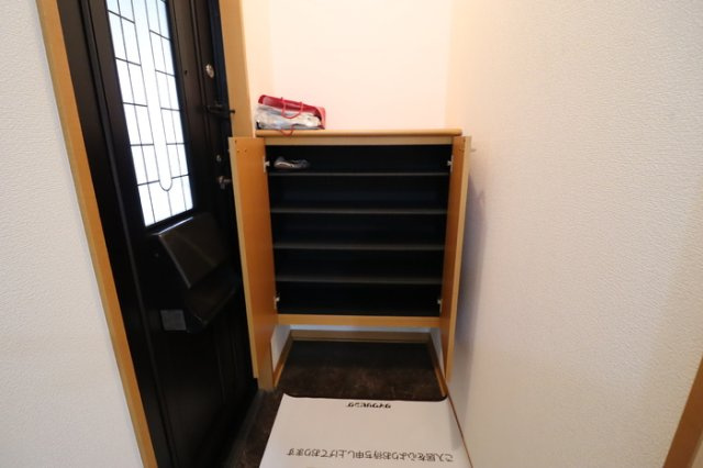 フルール高柳　A棟の玄関