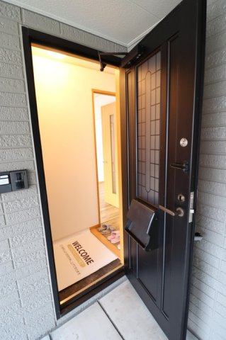 フルール高柳　A棟の玄関