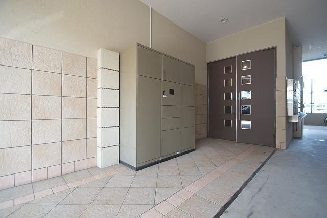 福岡市博多区榎田１丁目の賃貸マンションのエントランス|エントランス写真