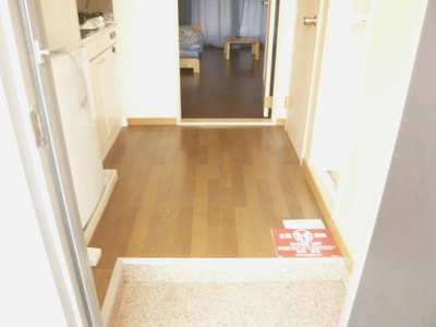 【玄関】 | レオパレススイートパール | 家具・家電付きのお部屋です。