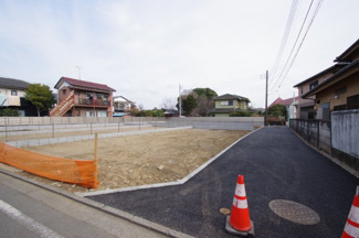 【前面道路含む現地写真】 | 【仲介手数料無料！！】稲城市東長沼　建築条件なし売地（全3区画）3区画　5350万円