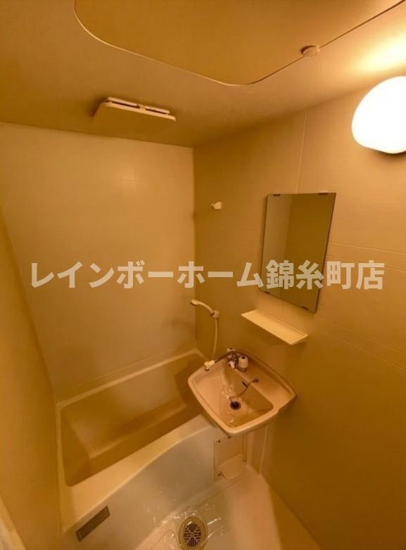 キャメル大島の浴室