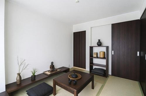 【ReDream】シャルマンコーポ神足の和室|タタミ表替！リビングに面している扉を開けることで、より開放的な空間に！
※本画像の家具・インテリアはCG合成です。実際とは異なります。

現地（2025年2月）撮影