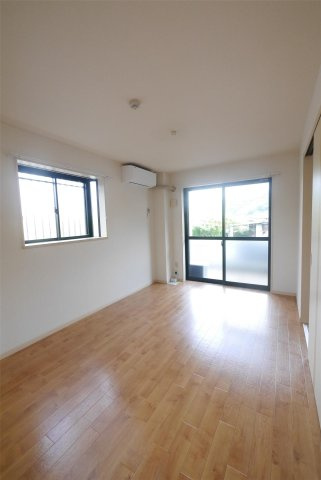 コンフォルテーヴォレⅡの居間・リビング