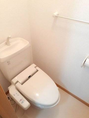 ポム・ド・テールＢのトイレ|清潔感のあるトイレです