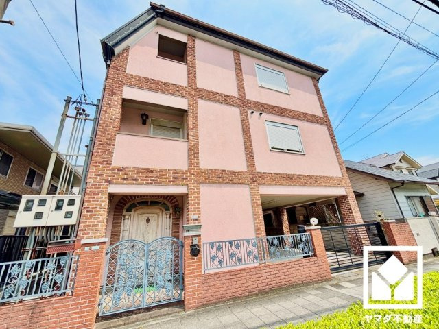西宮市甲子園六石町の外観|幹線道路（中津浜線）に面しており、事務所などの兼用住宅としてもご検討いただける立地です。