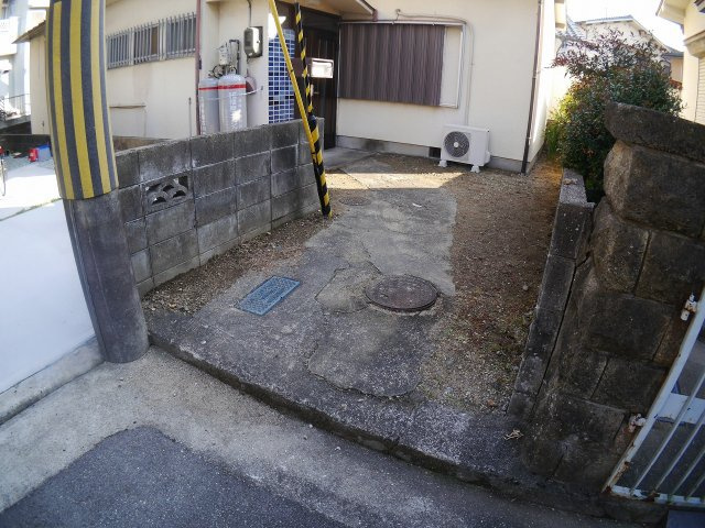 加古川町河原貸家の駐車場|軽自動車専用