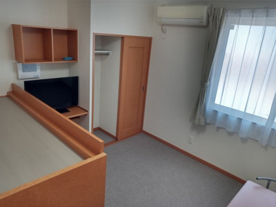 【居間・リビング】 | レオパレスＬｉｂｅｒｔｙＢｅｌｌ | クローゼット付き