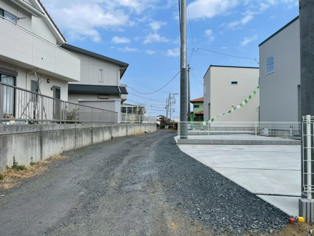 日立市東金沢町1丁目　新築戸建の前面道路含む現地写真