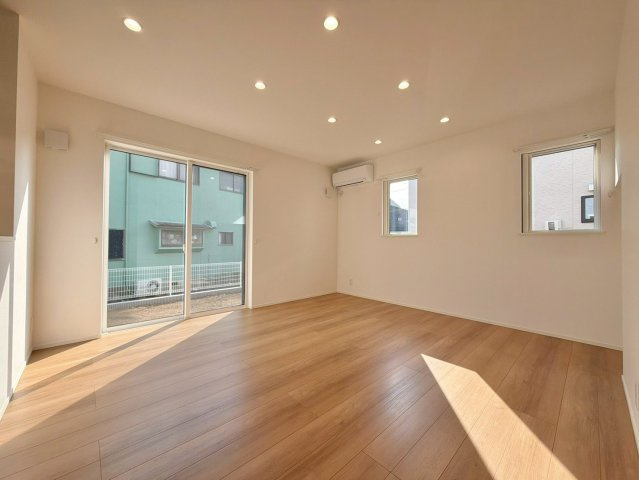 日立市東金沢町1丁目　新築戸建の居間・リビング