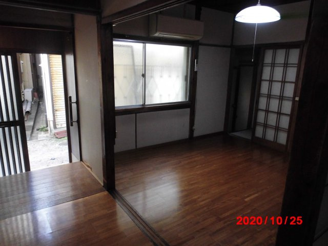 テラスハウス川根　東棟の内装|使いやすい居間です