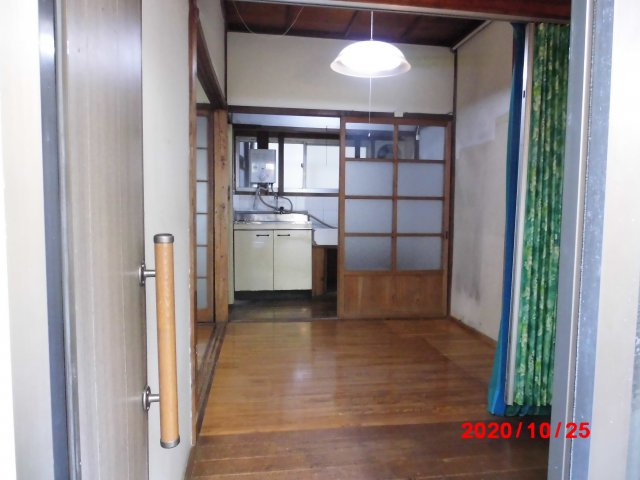 テラスハウス川根　東棟の玄関|明るい玄関です