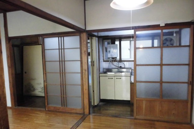 テラスハウス川根　東棟の内装|明るい室内です