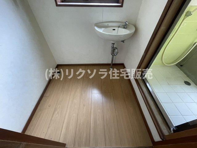 藤田町４丁目　中古一戸建ての脱衣所|■物件内覧・資金計画相談・住宅ローン相談、リフォーム相談、お問合せ受付中■
※当日・翌日のご内覧、ご相談はお電話でのお問合せがスムーズです！