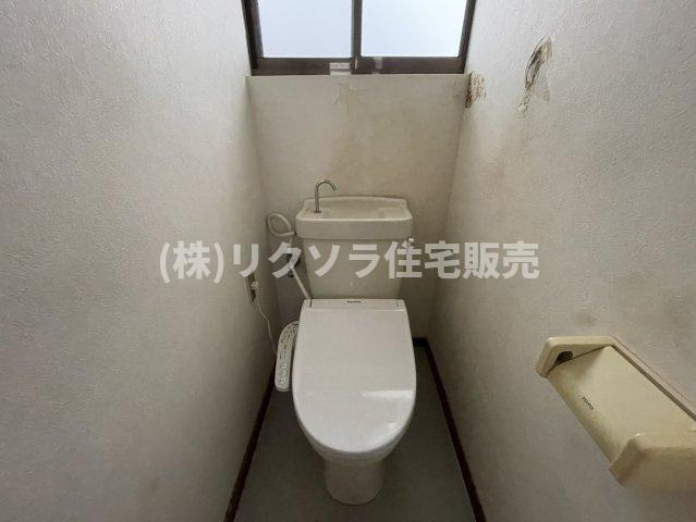 藤田町４丁目　中古一戸建てのトイレ|■物件内覧・資金計画相談・住宅ローン相談、リフォーム相談、お問合せ受付中■
※当日・翌日のご内覧、ご相談はお電話でのお問合せがスムーズです！