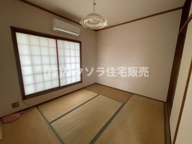 藤田町４丁目　中古一戸建ての子供部屋|和室6.0帖
■物件内覧・資金計画相談・住宅ローン相談、リフォーム相談、お問合せ受付中■
※当日・翌日のご内覧、ご相談はお電話でのお問合せがスムーズです！