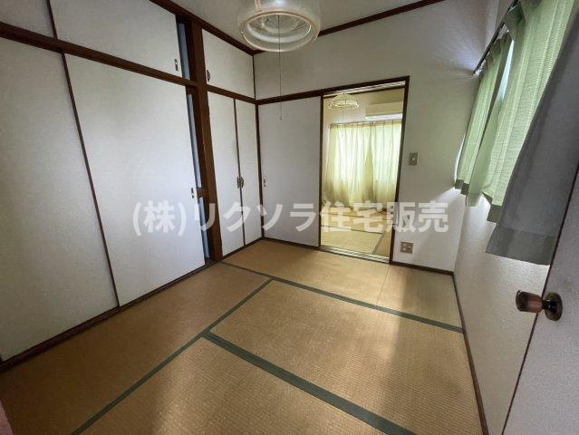 藤田町４丁目　中古一戸建ての寝室|和室4.5帖
■物件内覧・資金計画相談・住宅ローン相談、リフォーム相談、お問合せ受付中■
※当日・翌日のご内覧、ご相談はお電話でのお問合せがスムーズです！