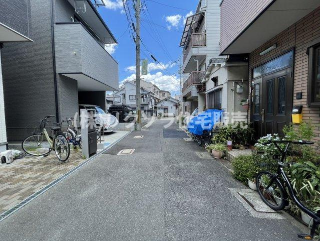 藤田町４丁目　中古一戸建ての前面道路含む現地写真|■物件内覧・資金計画相談・住宅ローン相談、リフォーム相談、お問合せ受付中■
※当日・翌日のご内覧、ご相談はお電話でのお問合せがスムーズです！