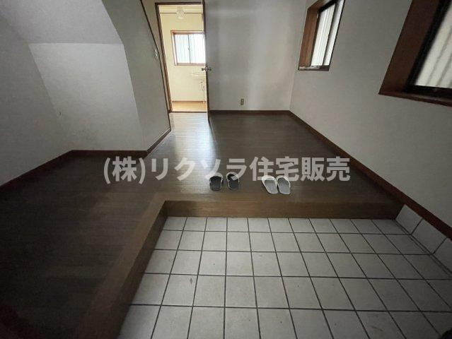 藤田町４丁目　中古一戸建ての内装|玄関内部
■物件内覧・資金計画相談・住宅ローン相談、リフォーム相談、お問合せ受付中■
※当日・翌日のご内覧、ご相談はお電話でのお問合せがスムーズです！