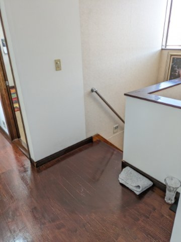 【内装】 | 大網白里市南横川　店舗付住宅 | 2階　階段
