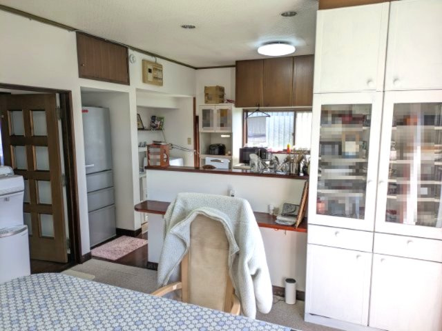 【居間・リビング】 | 大網白里市南横川　店舗付住宅 | 2階　LDK