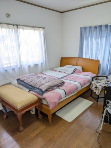 【洋室】 | 大網白里市南横川　店舗付住宅 | 2階　洋室②