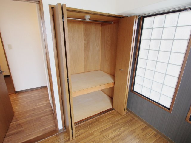 グラビスコート福本の収納