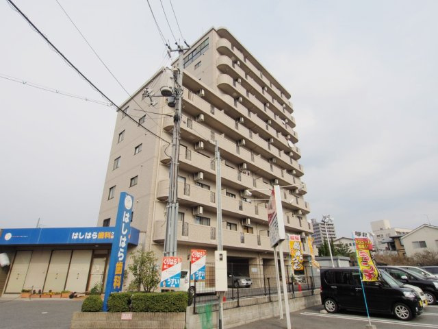 グラビスコート福本の外観