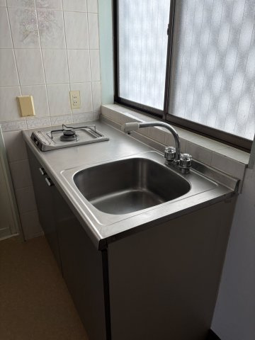 大開通５丁目戸建のキッチン|ガスミニキッチン