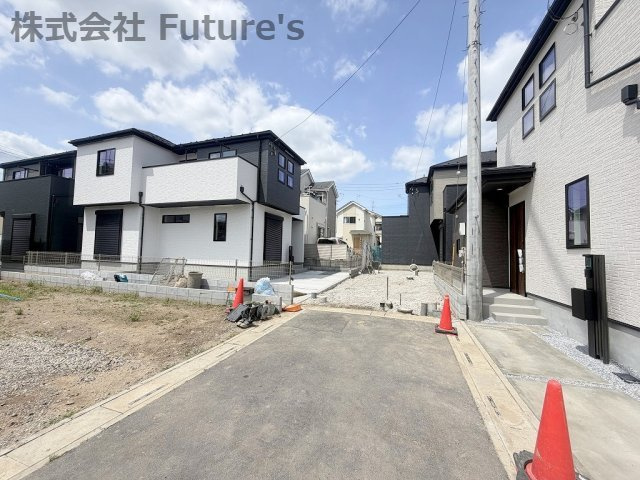 三郷市早稲田8丁目　新築戸建　全7棟　4号棟の前面道路含む現地写真|前面道路含む現地写真です。