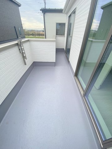 三郷市早稲田8丁目　新築戸建　全7棟　4号棟のバルコニー|同施工会社の参考写真になります。