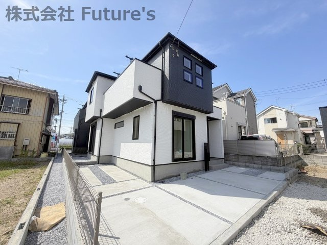 三郷市早稲田8丁目　新築戸建　全7棟　4号棟の外観|前間小学校まで徒歩3分！ドラッグストアやコンビニ、スーパーが身近に揃う便利なエリア