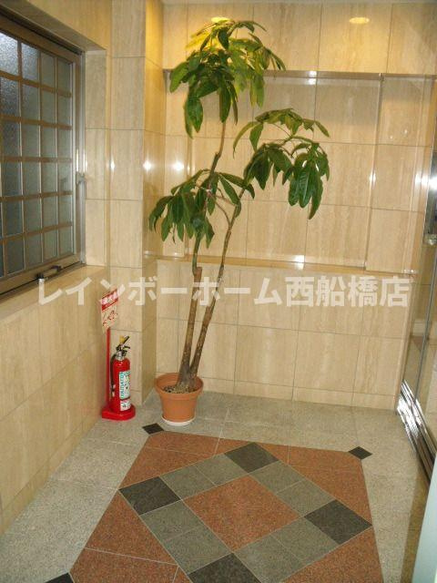 KENEDIX船橋のロビー