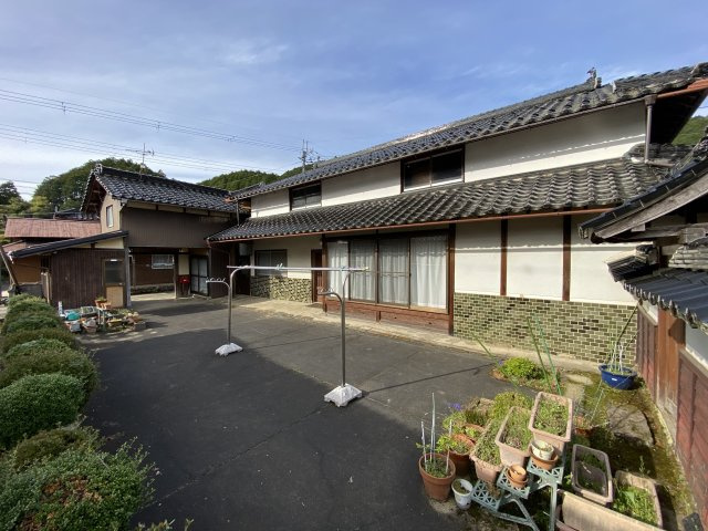 丹波市青垣町中佐治の中古一戸建の庭