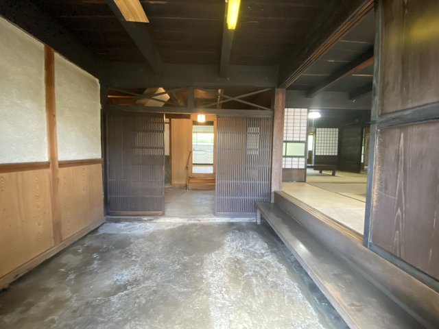 丹波市青垣町中佐治の中古一戸建の玄関