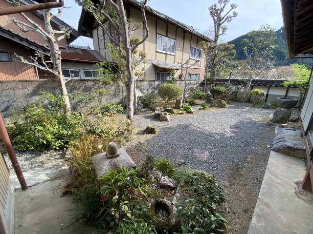 丹波市青垣町中佐治の中古一戸建の庭