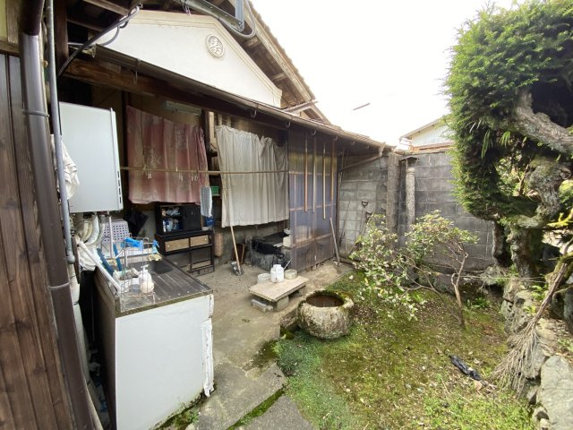丹波市青垣町中佐治の中古一戸建の庭|母屋裏