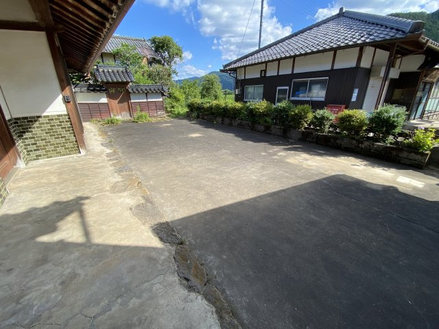 丹波市青垣町中佐治の中古一戸建の庭