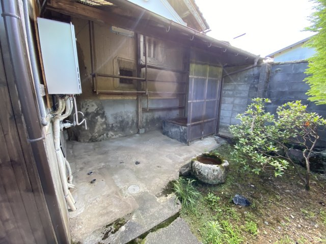 丹波市青垣町中佐治の中古一戸建のその他|家屋裏、井戸