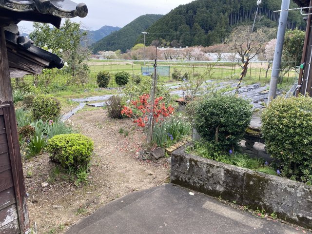 丹波市青垣町中佐治の中古一戸建の庭