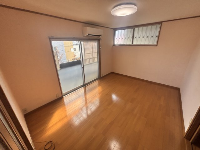 井上ハイツの居間・リビング