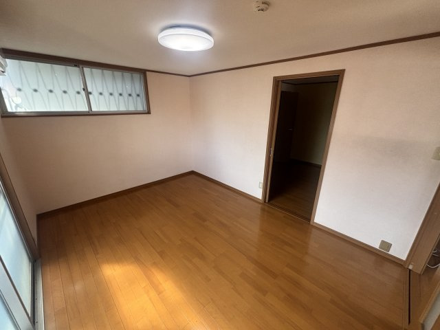 井上ハイツの居間・リビング