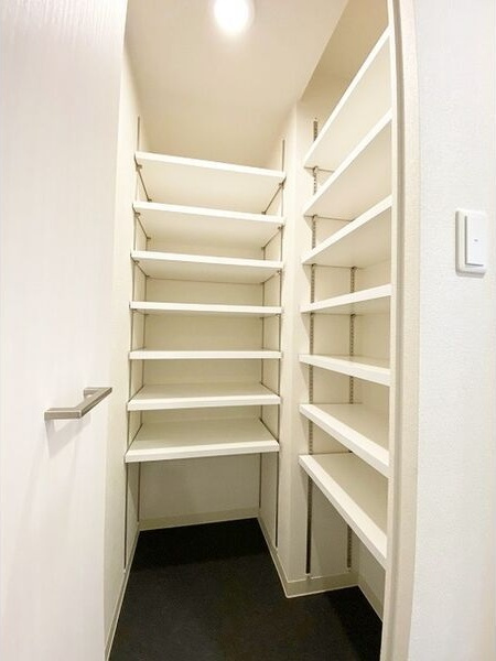 アドバンス名古屋モクシーの収納