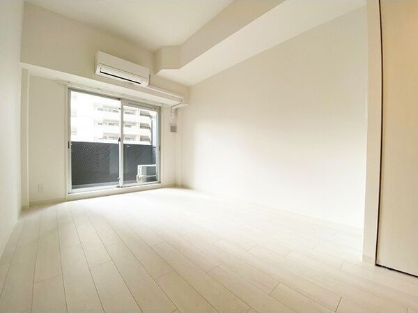 アドバンス名古屋モクシーの居間・リビング