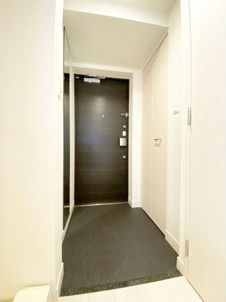 アドバンス名古屋モクシーの玄関