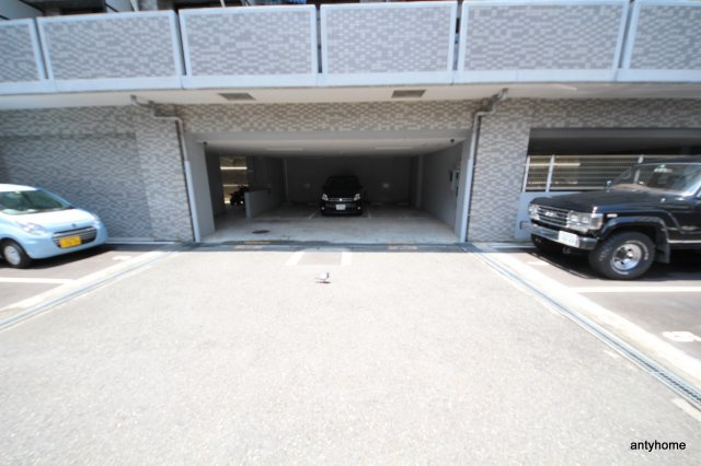 エスリード北梅田第二　仲介手数料無料の駐車場