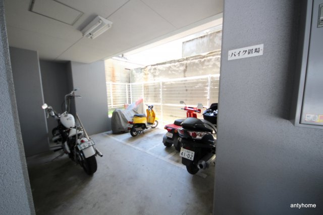 エスリード北梅田第二　仲介手数料無料の駐車場
