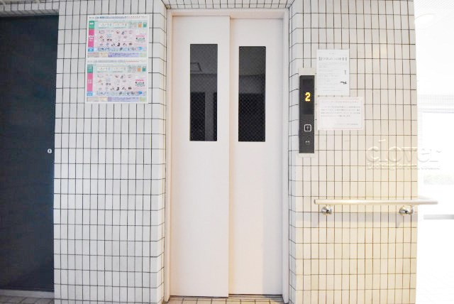 【設備】 | メゾンエクレーレ南千住 | 無いと困ってしまう設備の筆頭がエレベーター。定期的なメンテナンスが必要な大型機械です。よく整備されていることをご確認ください。～即日のご見学可能～　お問合せはお気軽にどうぞ。
