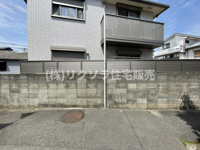佐太中町4丁目　中古一戸建ての前面道路含む現地写真|前道　東　幅員4.7ｍ
■物件内覧・資金計画相談・住宅ローン相談、リフォーム相談、お問合せ受付中■
※当日・翌日のご内覧、ご相談はお電話でのお問合せがスムーズです！
