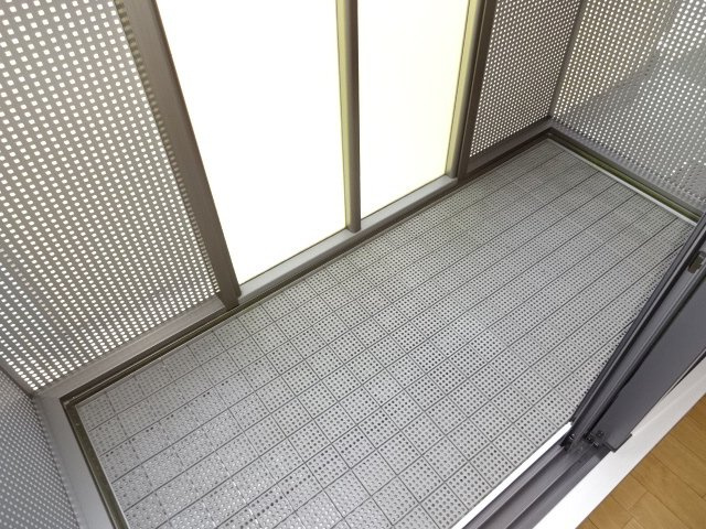 ヴィラージュ大開 B棟のバルコニー